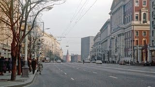 Хорошо в Москве весной, уже 1990 год. Никто тогда на знал, что это последний год  СССР. Ждут Ельцина