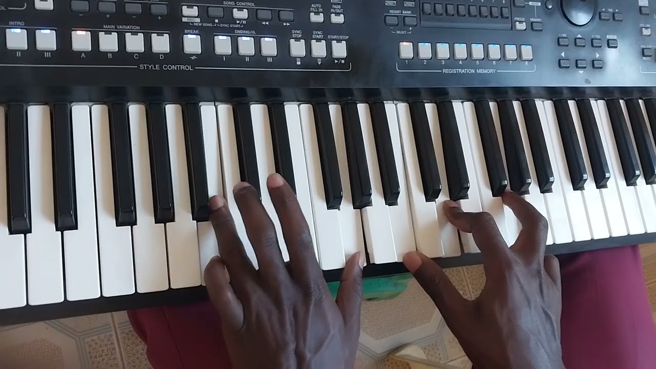 PATRICK KUBUYA Ft Essence Of WORSHIP MOYOWANGU learn how to play in the key of G and f#