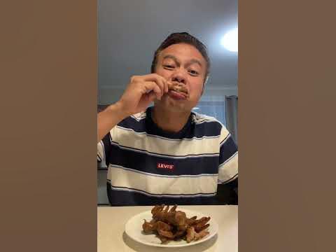 Eating chicken feet #funnyvideo #justforfun #viral #shorts - YouTube