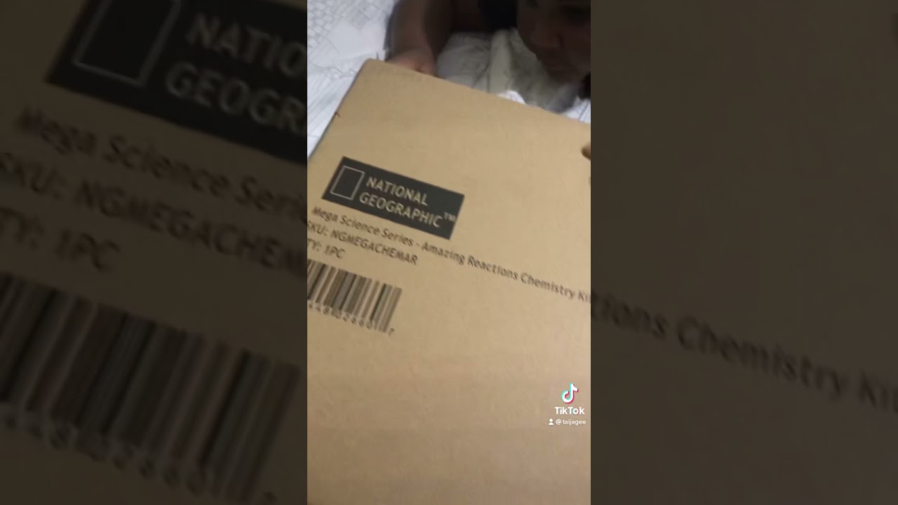 The National Geographic Mega Science Series Amazing Science Chemistry Set