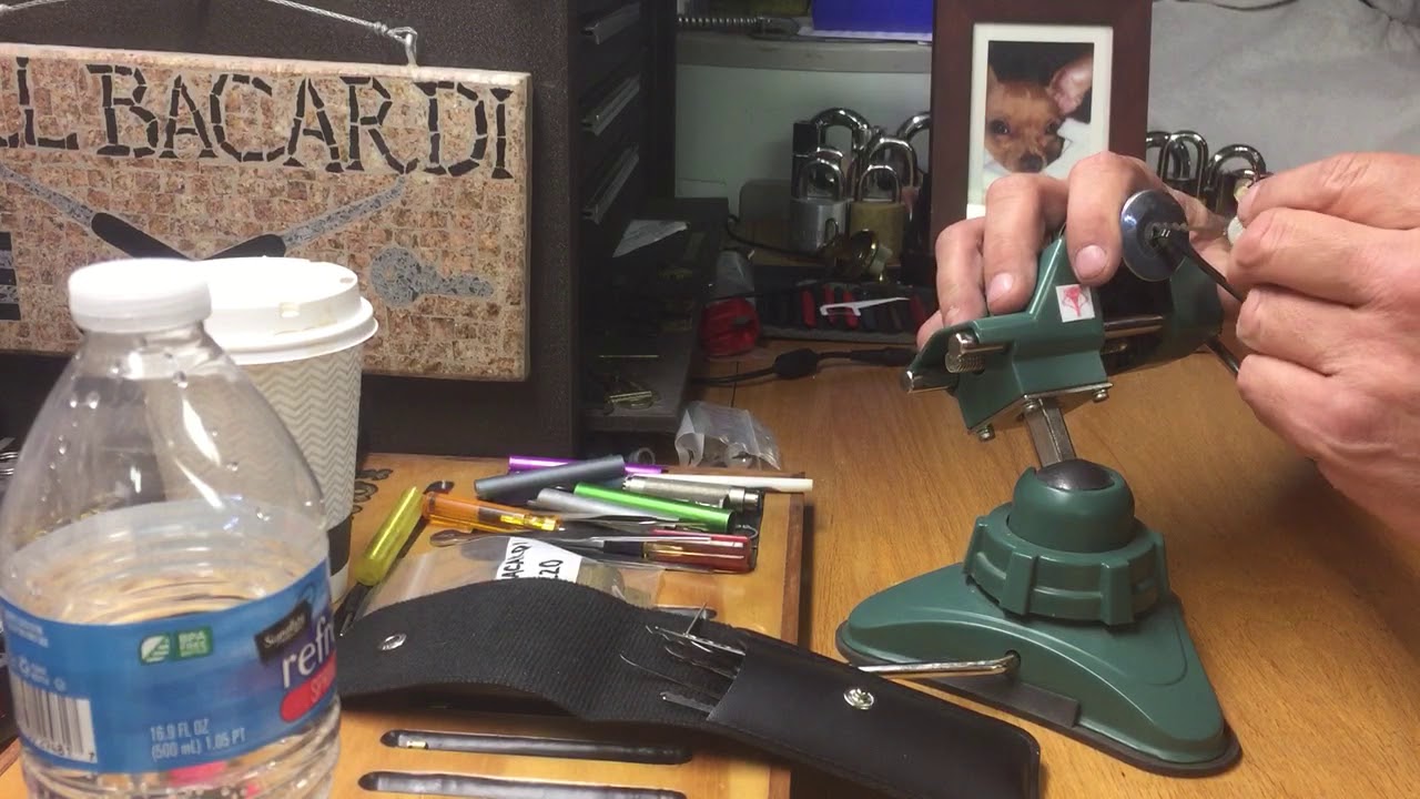 (200) Helping a fellow lock Picker out with a car lock out