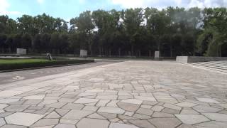 Германия, Берлин Трептов парк памятник русским солдатам