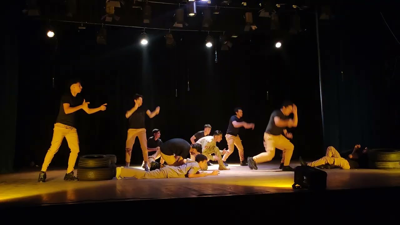 #ديفليه٢٠٢٥  ومسرحية#الحكاية_مبتنتهيش مشهد ٩ لمدرسة بورسعيد الرسمية للغات المرحلة الثانوية