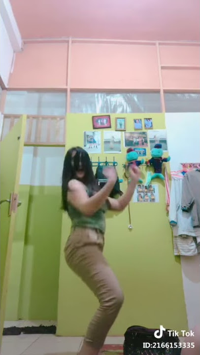 tik tok goyang hot semok