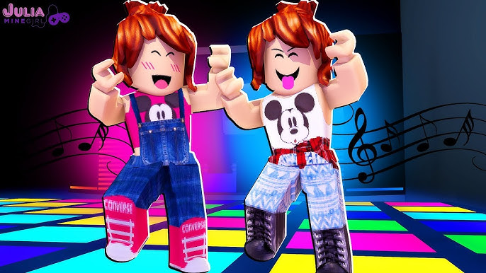 até a boneca do roblox dança melhor que eu kskaksk.