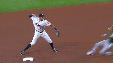 OAK@HOU: Altuve, Correa turn a 4-6-3 double play
