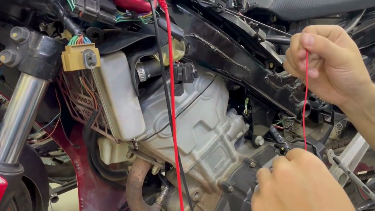 Kiểm tra mạch điều khiển quạt gió trên xe Honda Winner X