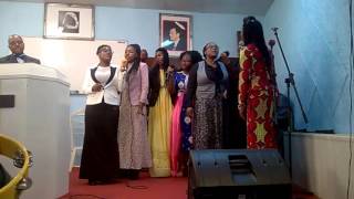 Video-Miniaturansicht von „les jeunes d'agapao chantent: ce qui nous unis“