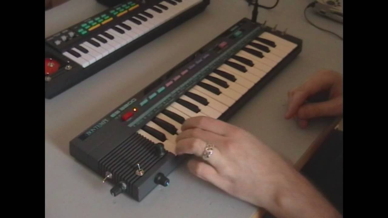 Circuit Bent Bontempi ES 3200 Keyboard by freeform delusion - YouTube