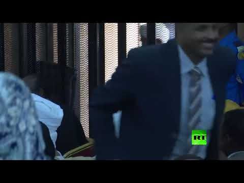 أول فيديو لمحاكمة الرئيس السوداني السابق عمر البشير