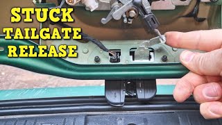 How to Manually Open a Stuck Tailgate Lock - Volkswagen Polo 9N