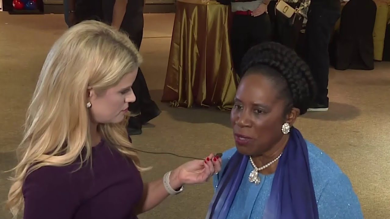 Sheila Jackson Lee concedes to Sen. John Whitmire, congratulates him on being next mayor of Houston