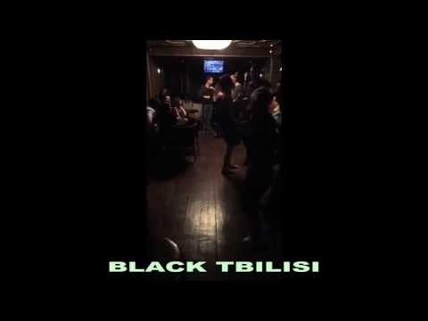 gogoebi gamis klubshi ajazeben : )) გოგოები ღამის კლუბში აჯაზებენ : ))