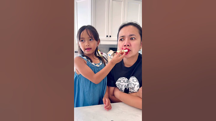 Lipstick prank on mom 💄💋🤣