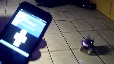 Robô controlado por celular via Bluetooth