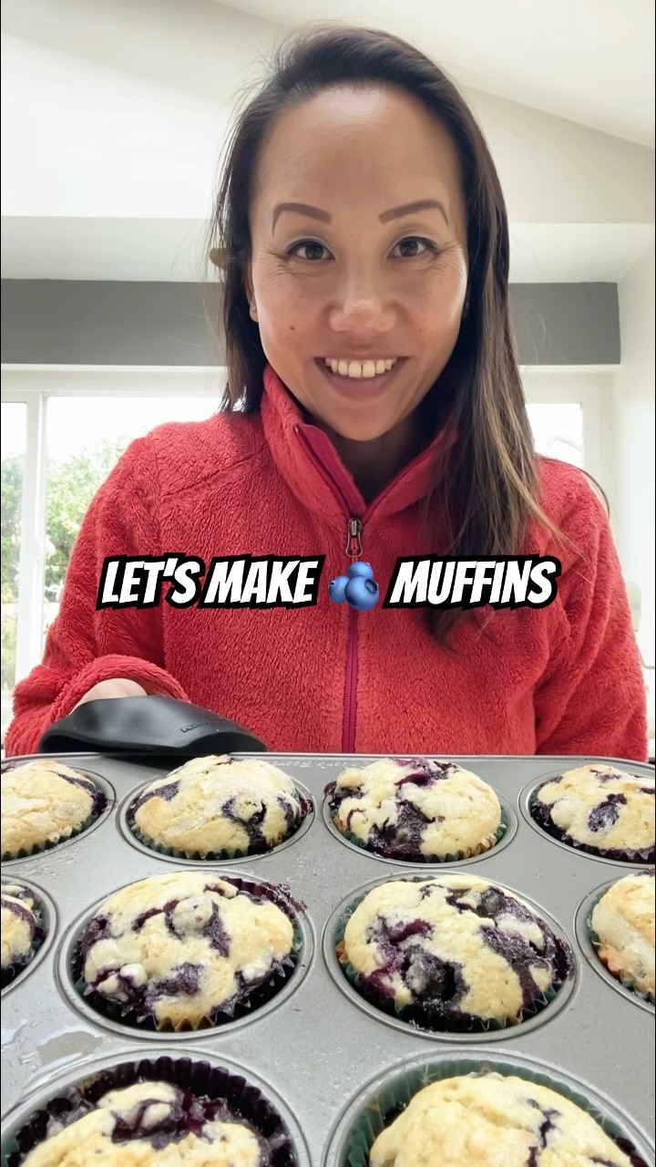 Moistest blueberry muffins! #asmrcooking #asmrfood - YouTube