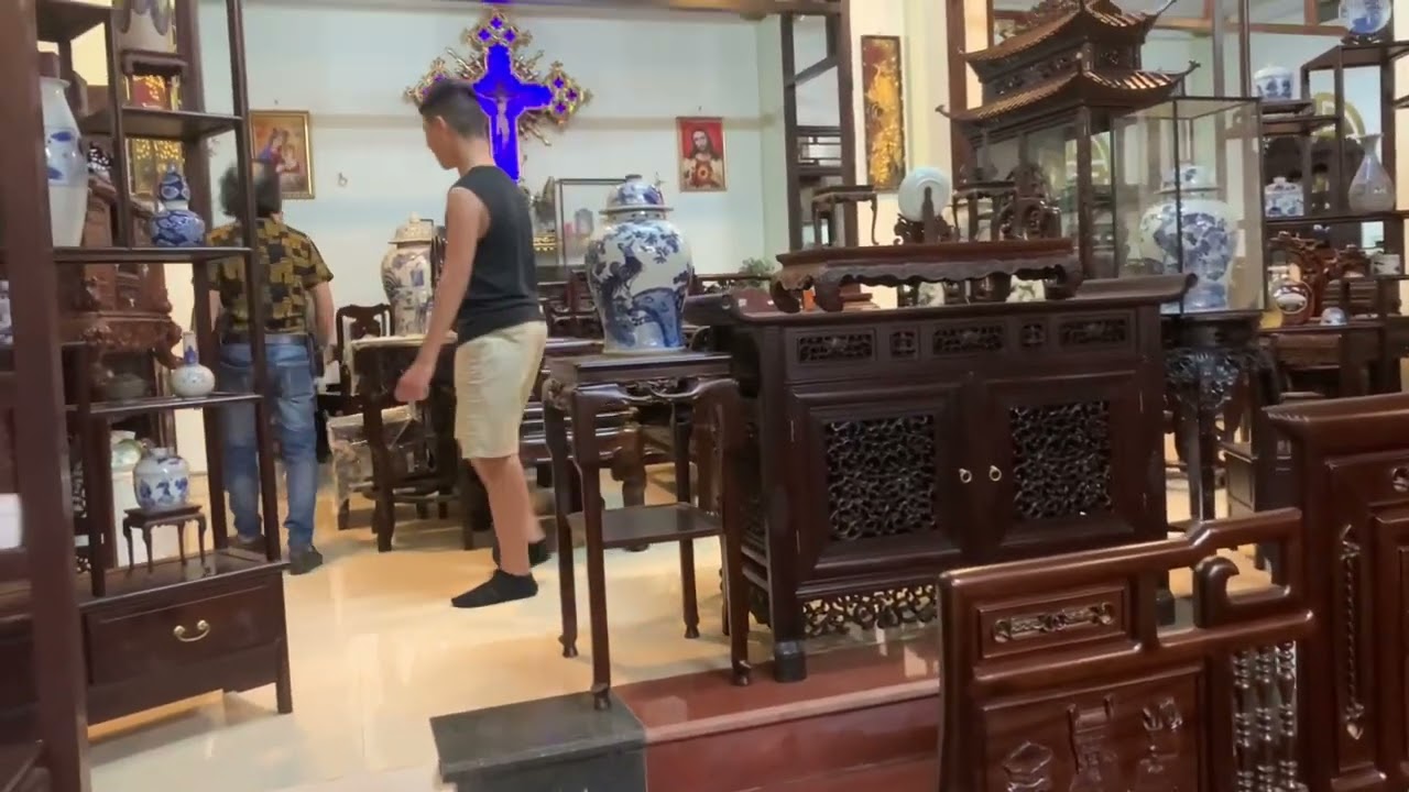 Khách Thăm Quan Đồ Gỗ Xưa - Nội Thất Nhà Gỗ Đẹp - Ghế... - youtube