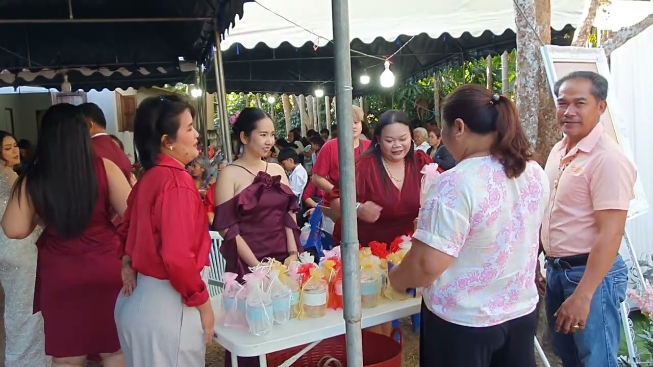 แต่งงาน นส.ทิพรัตน์ ราศรีกุล นายจิรภัทร เจริญสุข บ้านวังแซ้ม หมู่ที่2 ผู้ใหญ่ไตรรงค์ ราษีกุล