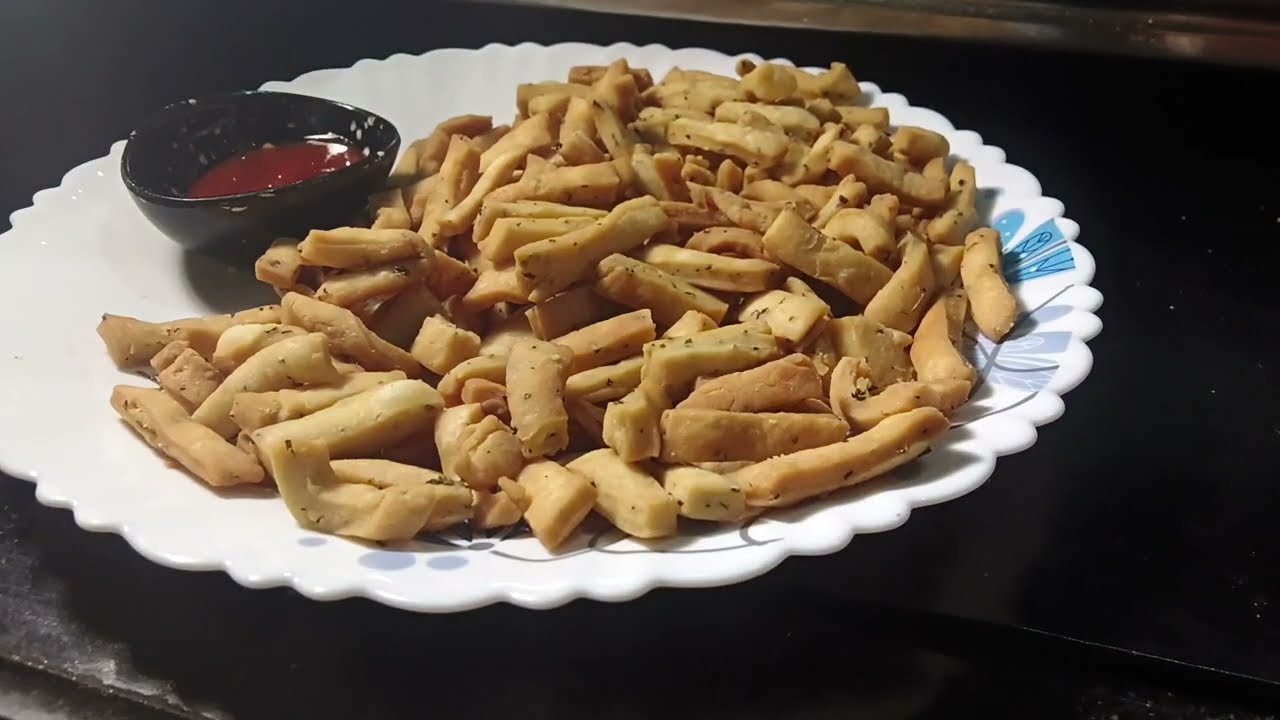 होली के त्यौहार में बनने वाली मठरी#trending#viral#recipe#😋😋💫🪄🙏🥰