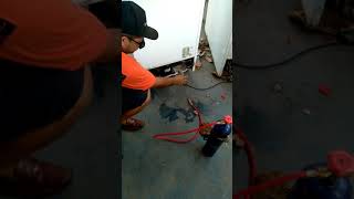 Ensinando Como Consertar Um Freezer Colocando Gás