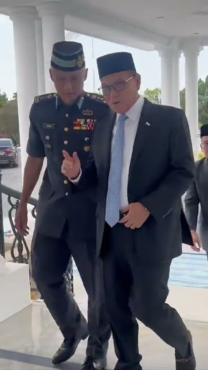 Sultan Pahang Perkenan Menerima Menteri Besar Pahang, Menghadap di Istana Abdulaziz, Kuantan