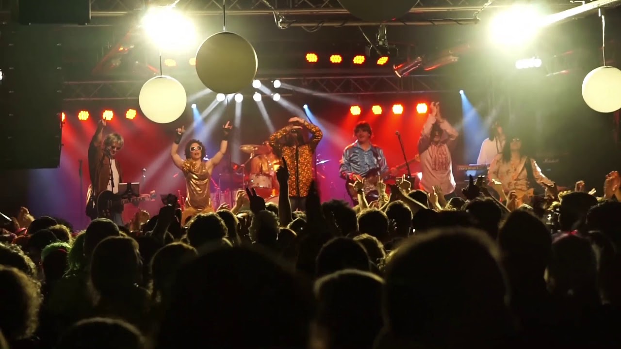 Rico Bravo's Schulmädchenrapport Impressions-Video