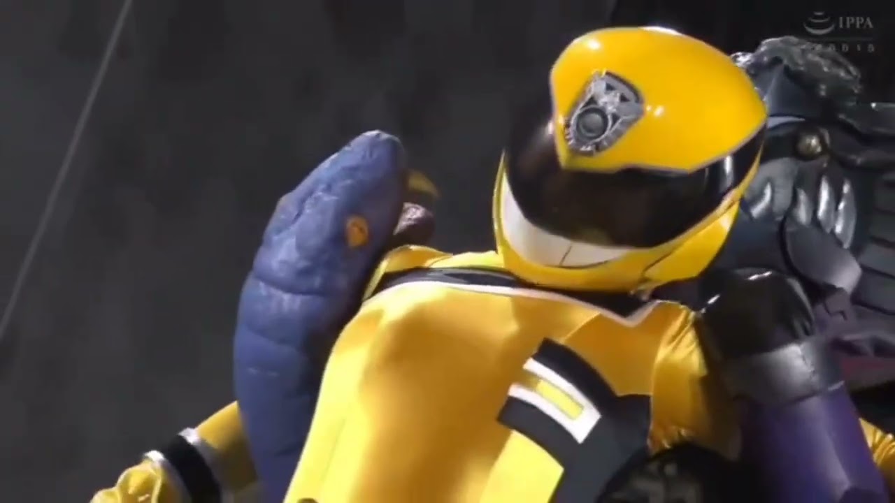 Ryona Yellow sentai heroine vs 2 strong enemies. Tokusatsu heroine. Part 1.