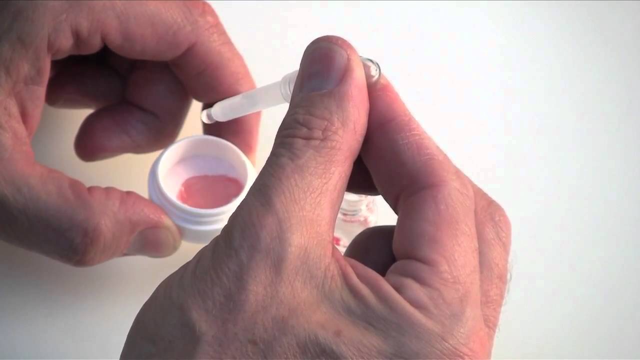 Video dimostrativo di Protesan, adesivo bicomponente per riparazione  protesi dentali e riattaccamento denti