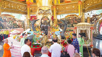 Đông đảo người dân đến các khu vui chơi, giải trí ngày Giỗ Tổ Hùng Vương