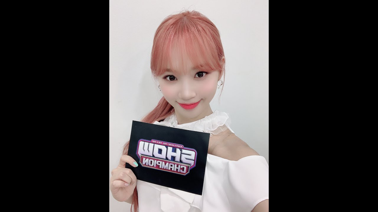 MC Kim Chaewon (김채원) of IZ*ONE (아이즈원) @ Show Champion ⭐Violeta 6th Win⭐ (2019.04.17)