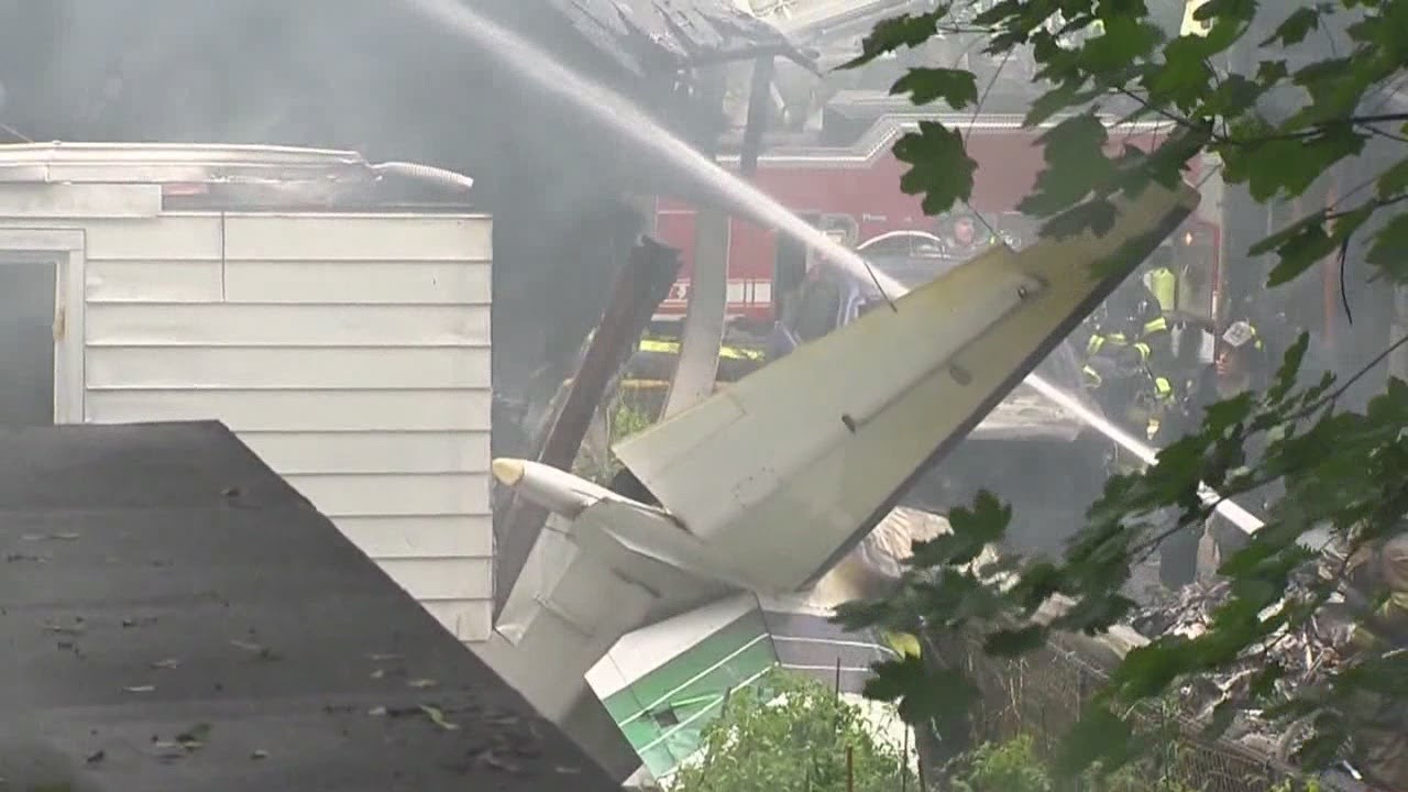 911 calls from East Haven plane crash released - YouTube