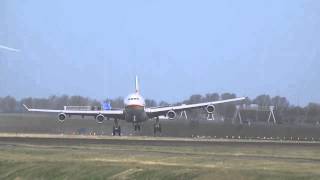 SLM maakt bijna dodelijke landing !