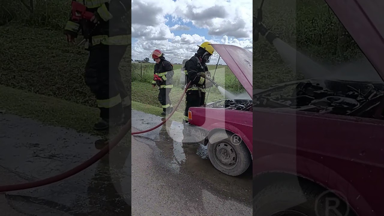 Principio de incendio en un automóvil
