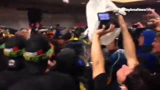 Hunter Pence with another speech and leading the Yes chant. #sfgiants