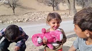 Ahmad Reza With His Sister And Brother Without Parents They Lived Without Food And Water Until An