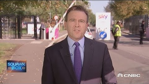 Comcast outbids Fox for British broadcaster Sky