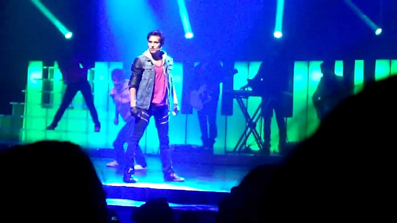 Violetta en Vivo Gran Rex-Jorge canta Voy por ti (Show)
