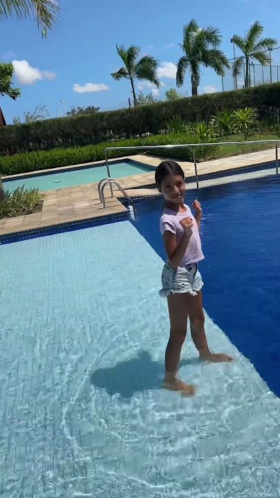 Bia quer tomar banho de piscina? Part 2