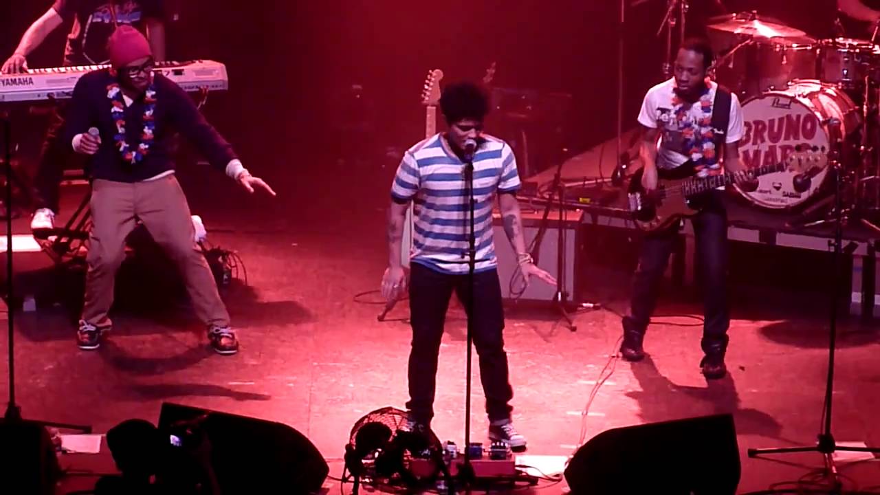 Bruno Mars - Runaway Baby @ La Cigale, Paris, France