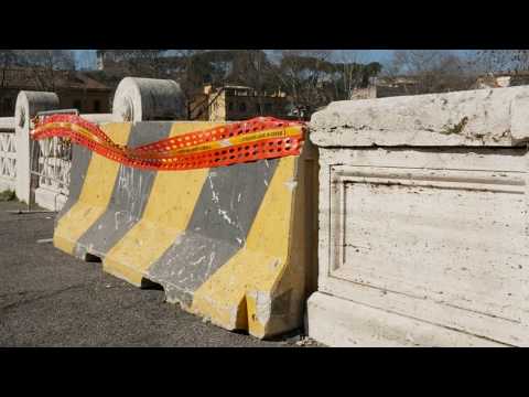 Ponte Mazzini a Roma e il parapetto rotto