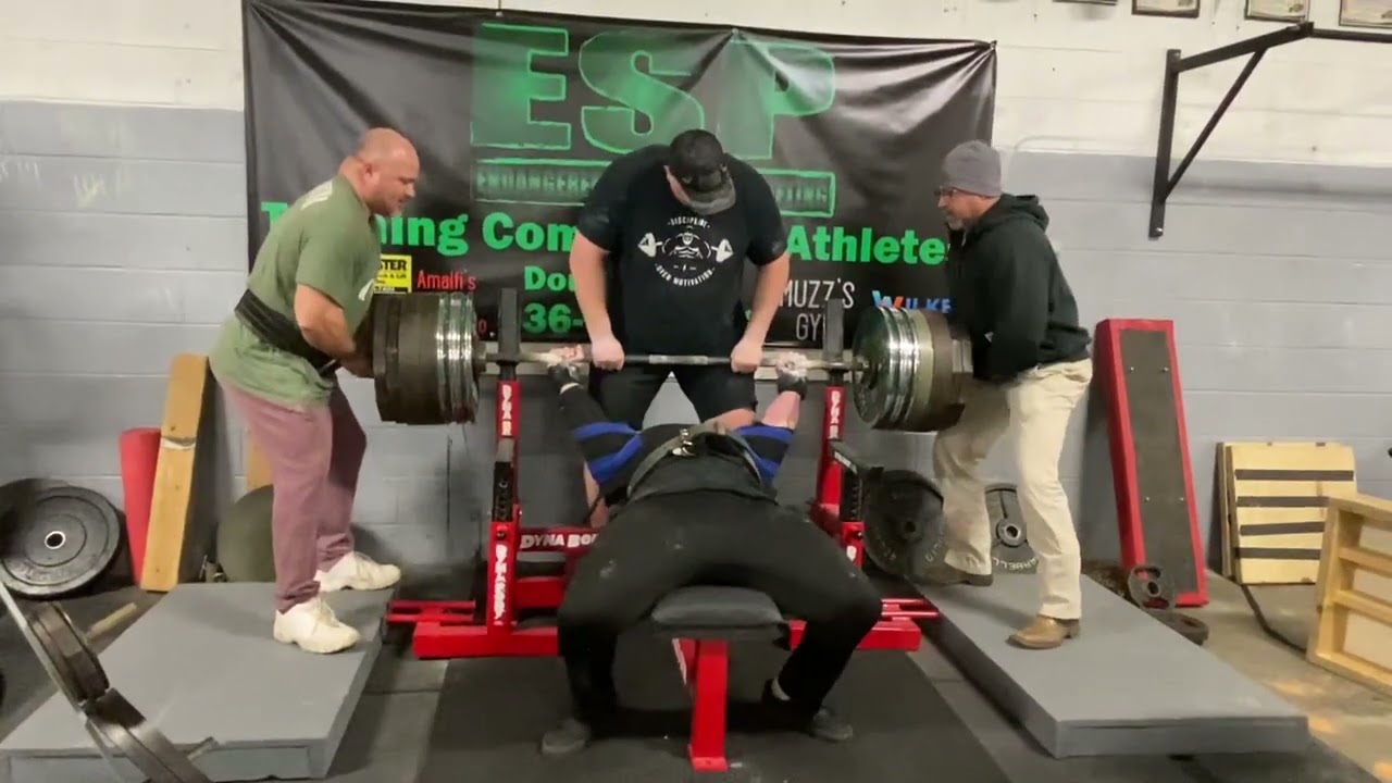 Doug Smithey with Bill Gillespie bench 1075 Lbs 1/1/22 YouTube