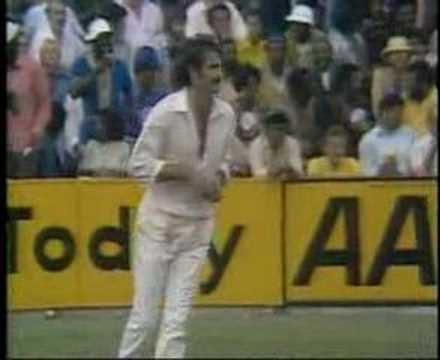 Alvin Kallicharan destroys Dennis Lillee