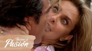 Carmina acaba con la vida de del padre Lupe | Abismo de pasión 2/5 | C-79 | tlnovelas