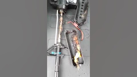 Batería Li-po explota en réplica de airsoft / Li-po battery explodes in airsoft gun airsoftBB