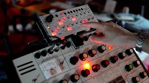 Synthi with Portabellabz The SQ-1 Card #01 (Korg)