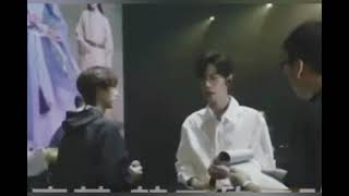 Bjyx They Touch Each Other Hand That Time Wang Yibo And Xiao Zhan Yizhan