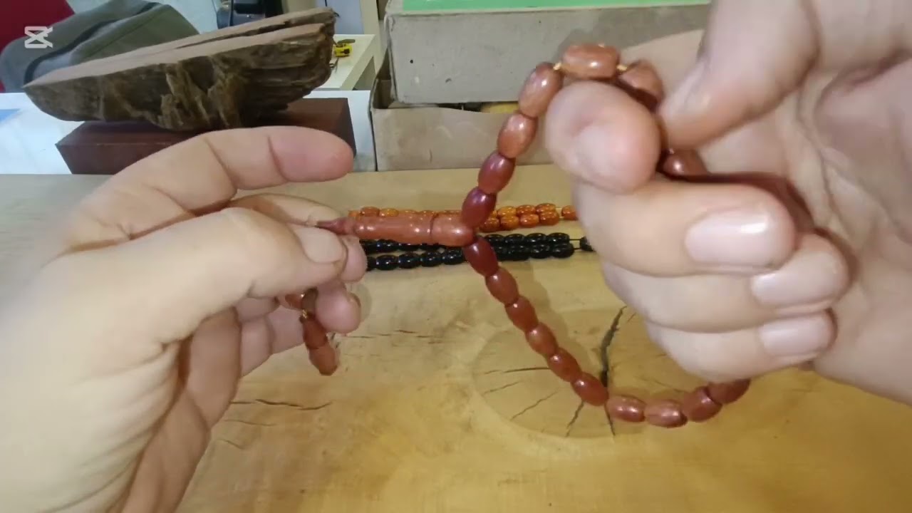 Bu Hafta Bir Kişiye Beş Tesbih Ve Yeni Gelen Eski Bakalit Malzemeler.#tesbih #bakalit #kehribar 