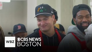 Patriots quarterbacks Drake Maye, Jacoby Brissett volunteer at St. Francis House on Thanksgiving
