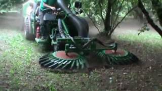 Raccoglitrice semovente -- Self-propelled harvester FACMA (Nuovo)