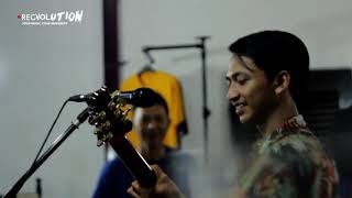 Download lagu 7. Agung BP - Satu Tungku Tiga Batu